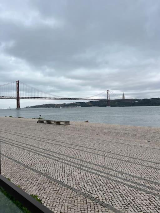 Luxury Artistic Digital Nomad Getaway W/ Terrace Apartment Lisbon Exterior photo